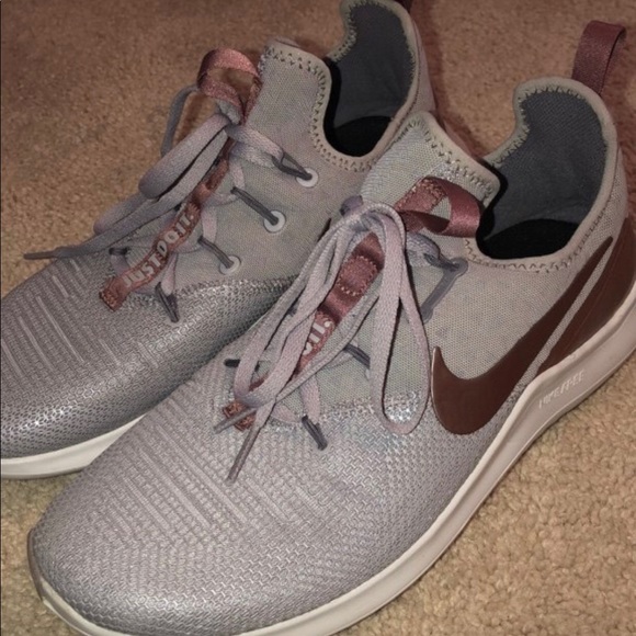 Nike shoes - Picture 1 of 1